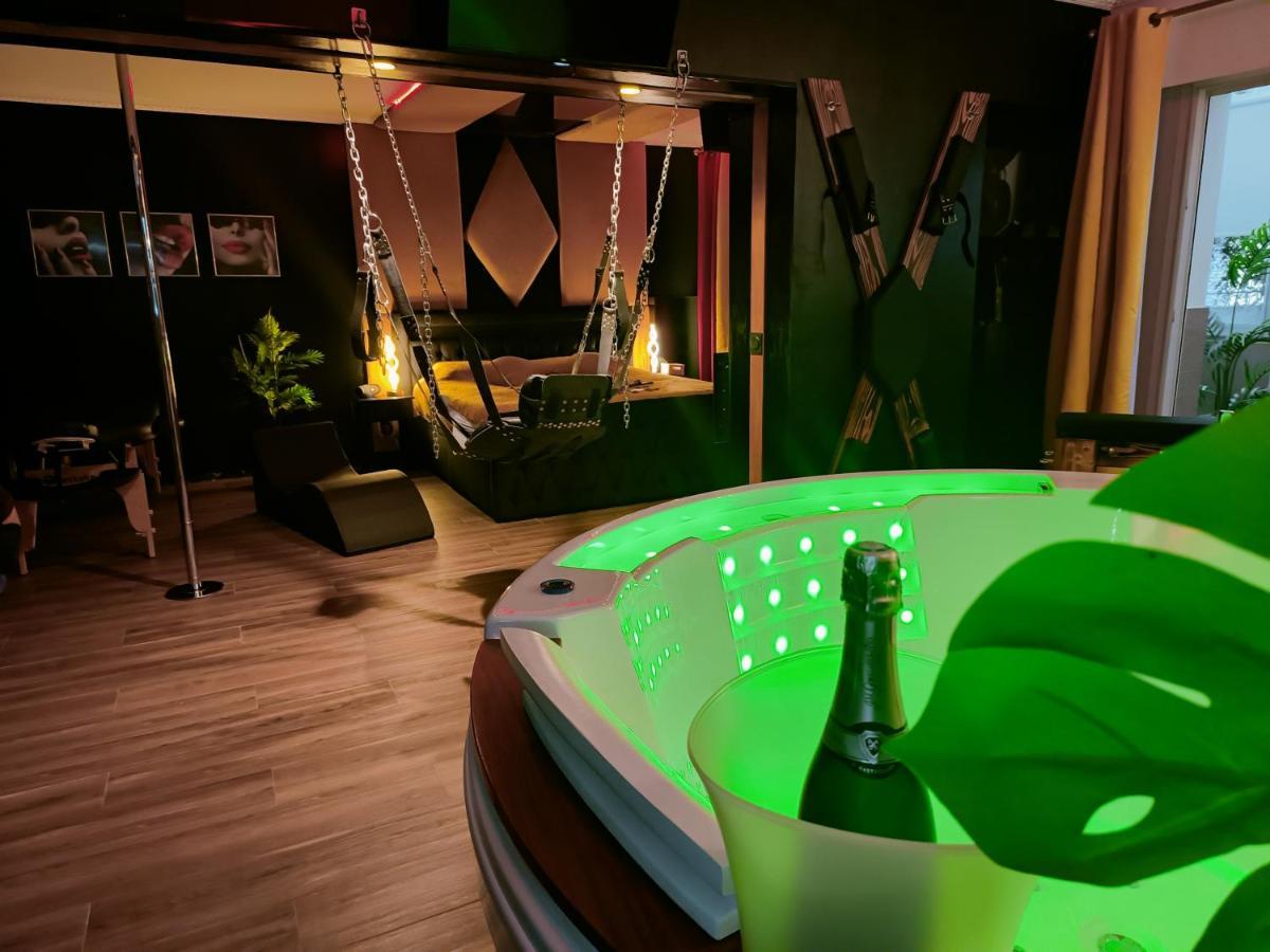 La Loveroom Bdsm De Nice " La Chambre Luxe Des Desirs " Exterior foto