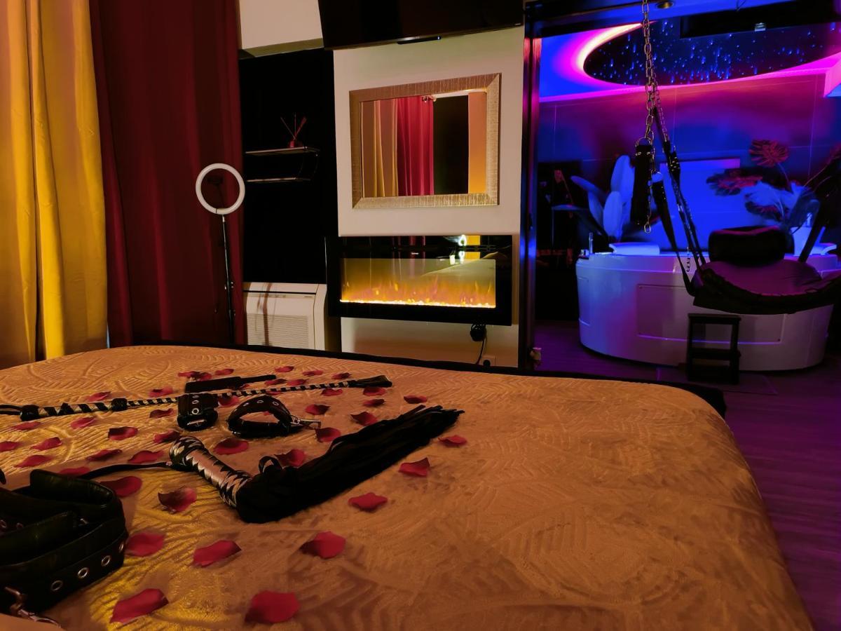 La Loveroom Bdsm De Nice " La Chambre Luxe Des Desirs " Exterior foto